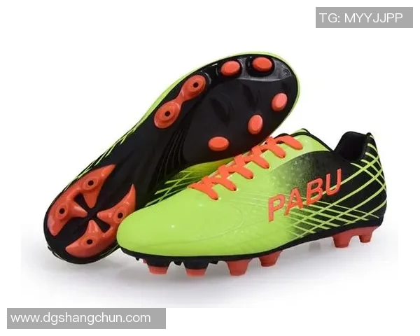 足球球星如何选择合适的足球鞋钉子提高场上表现与稳定性